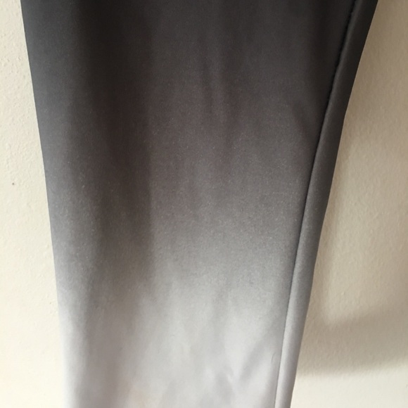 F21 Active Capri Pants, Black to white ombré - Picture 5 of 6